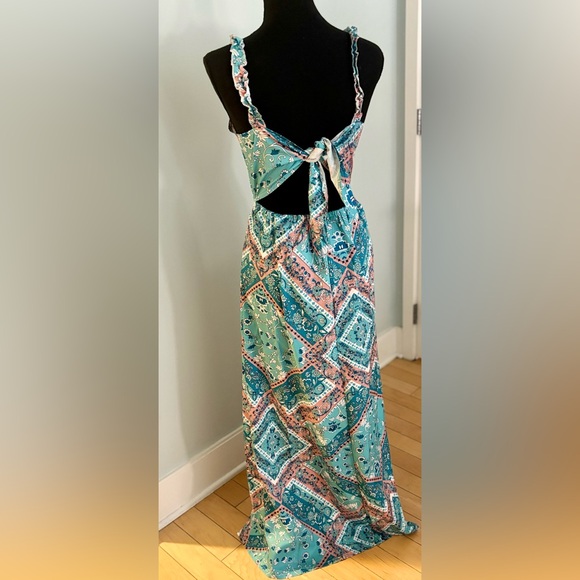 Boho Beach backless tie maxi dress - Picture 7 of 7